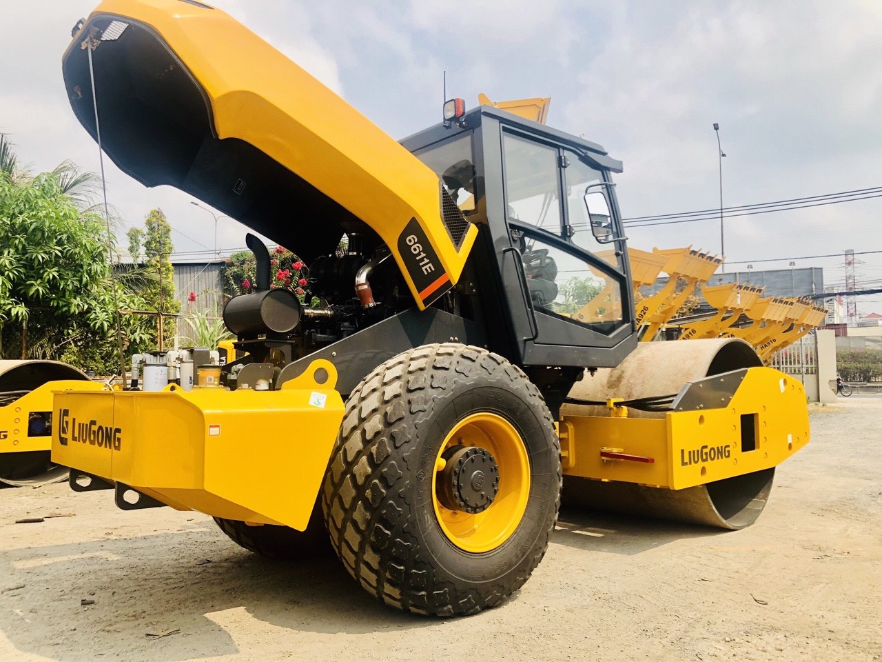 Xe Lu Rung LiuGong CLG6611E - Hiệu Năng Cao Cấp Cho Công Trình